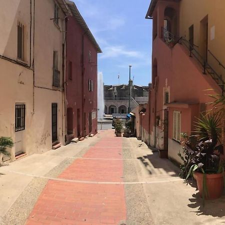 Between The Roofs Of Menton Old Town And The Sea Kültér fotó